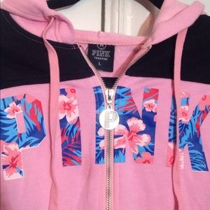 VS Woman's sweatsuit